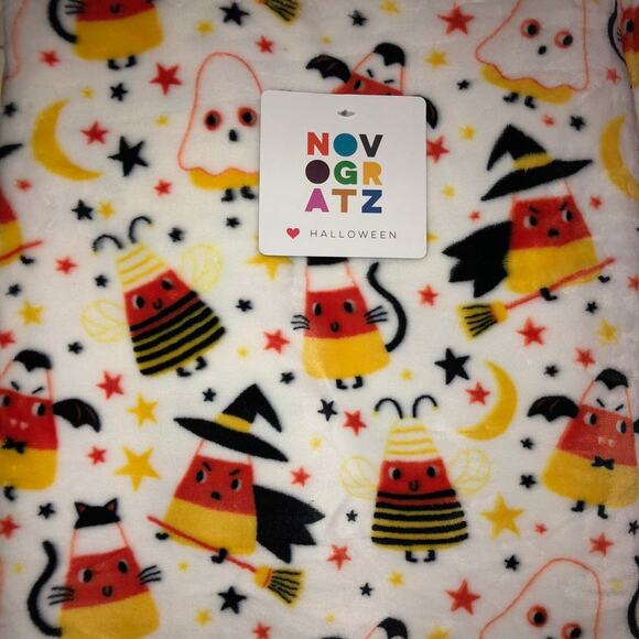 New Novogratz Candy Corn Costume Characters Throw Blanket Cat Bee Bat Ghost - Picture 2 of 3
